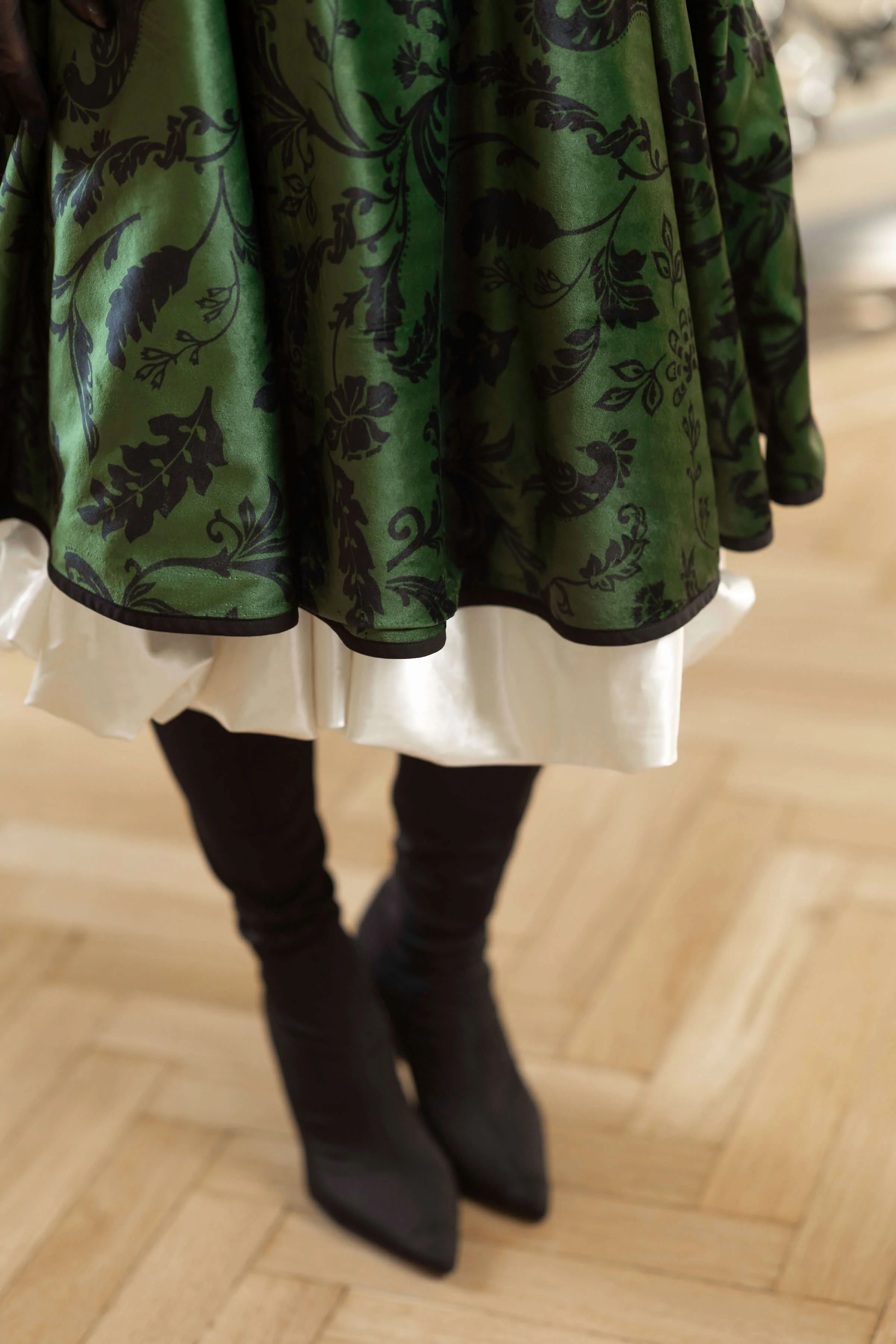Off-White Balloon Knee-Length Skirt - Image 6
